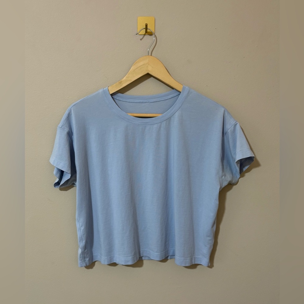 Medium Lululemon Light Blue Oversized Lightweight Cropped Short Sleeve Shirt
